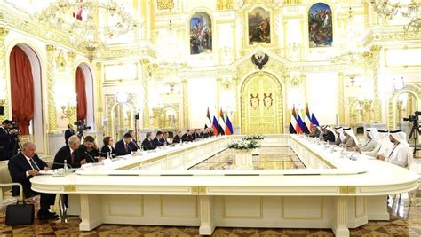 Визит президента Индонезии в Москву: что стоит за официальной поездкой